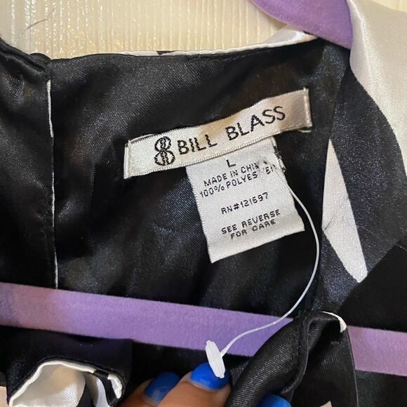 Black & White sleeveless blouse with tie - Picture 3 of 8